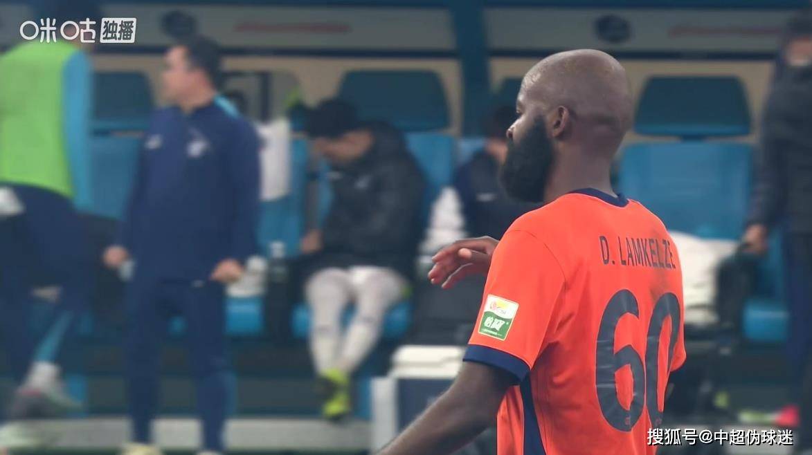 包含国际比赛日里昂备战中超，扳平良机细节曝光，气氛紧张，球队文化再被提及的词条