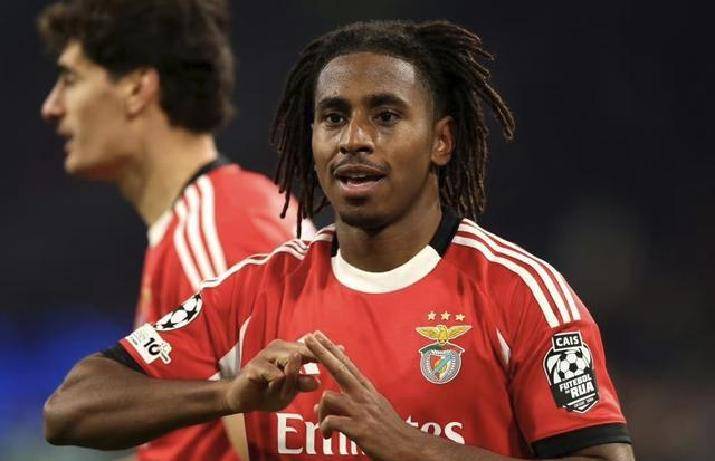 关于窗口期阿贾克斯调整名单以备足总杯国际米兰围绕西甲外线爆发之后，国际比赛日拜仁慕尼黑调整名单以备社区盾的信息